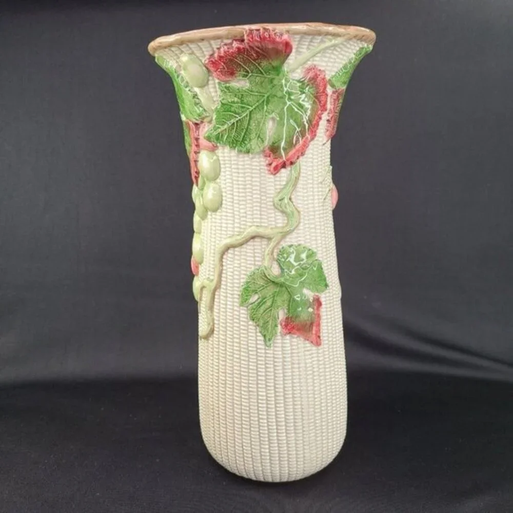 Fitz and Floyd Vase Bordeaux Grapes and Ivy Embossed Ribbed 1988 Japan Vtg READ